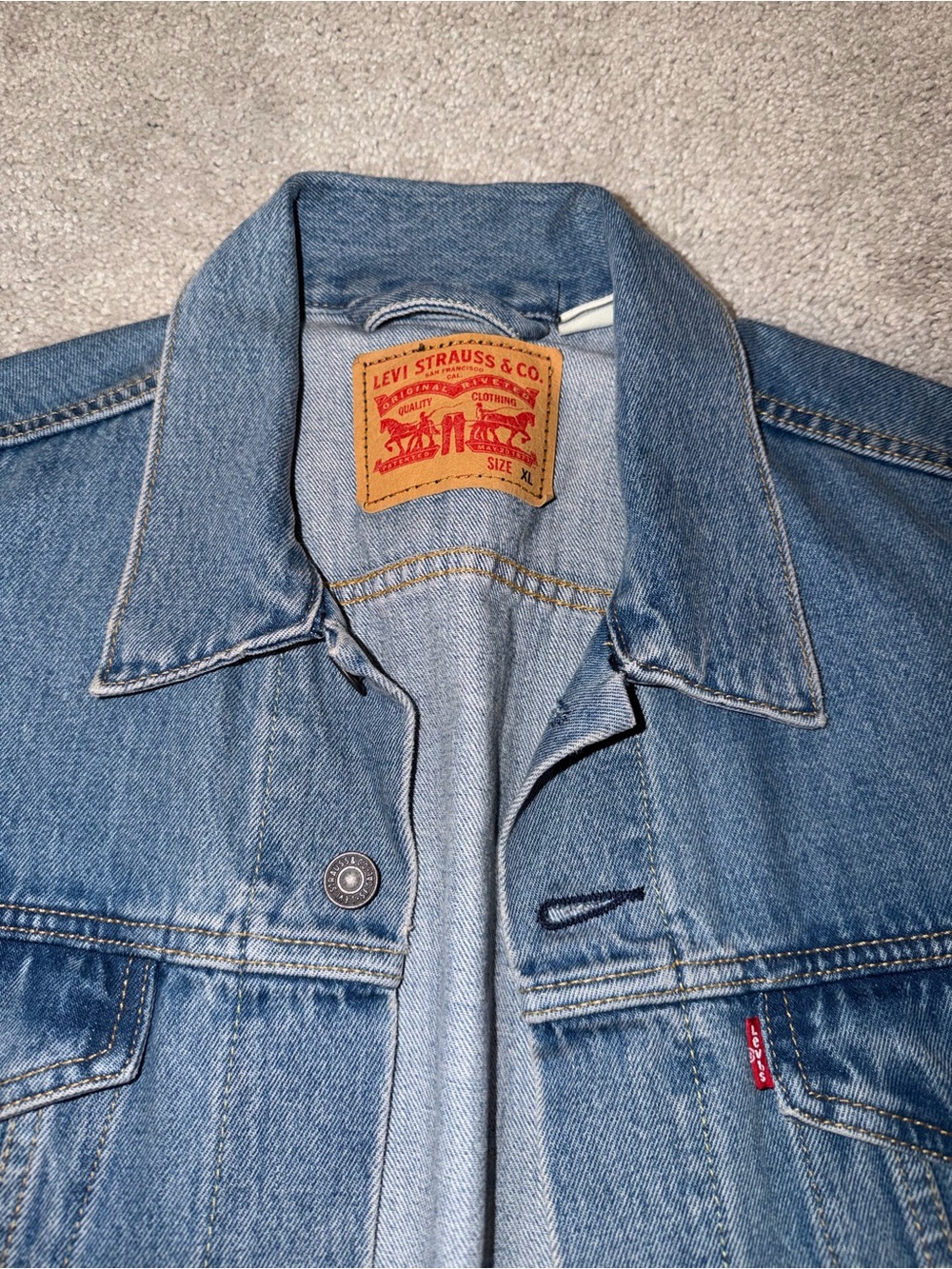 Levi's Light Blue Denim Trucker Jacket - Picture 2 of 3
